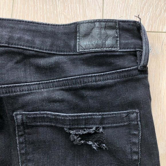 American Eagle Outfitters Black Distressed Biker Denim Shorts Size 8 - Picture 11 of 12